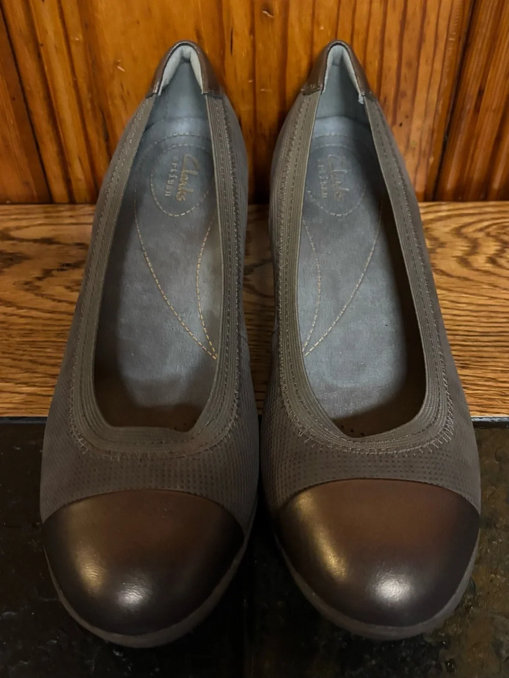 Clarks Artisan Petula Sadie Taupe Leather Cap Toe Wedge Pumps Size 8.5